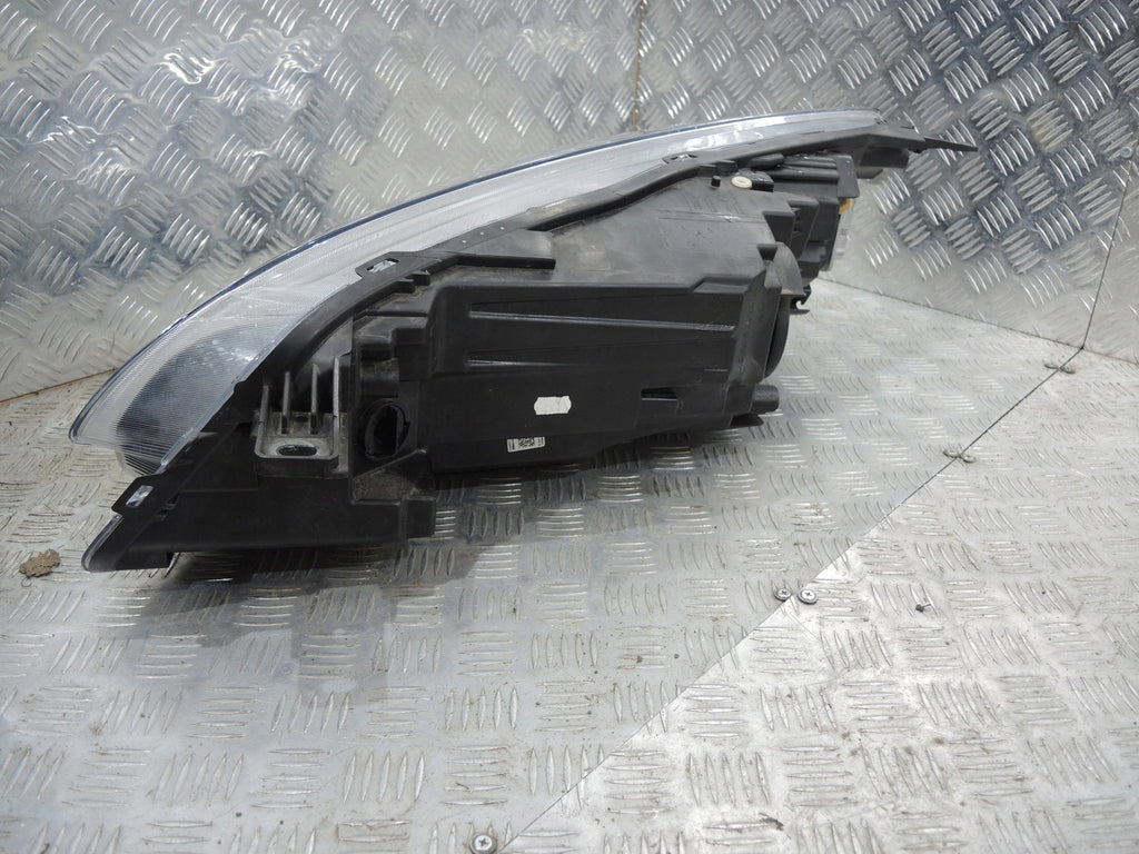 Frontscheinwerfer Ford Kuga LV4B-13W029-AK LV4B-13W030-AK LED Rechts oder Links SCH7825359804yr