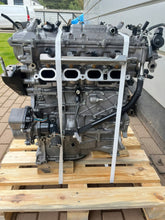Load image into Gallery viewer, Motor Toyota I 2ZR-FXE 1.8 44TKm Hybrid Engine Unkomplett