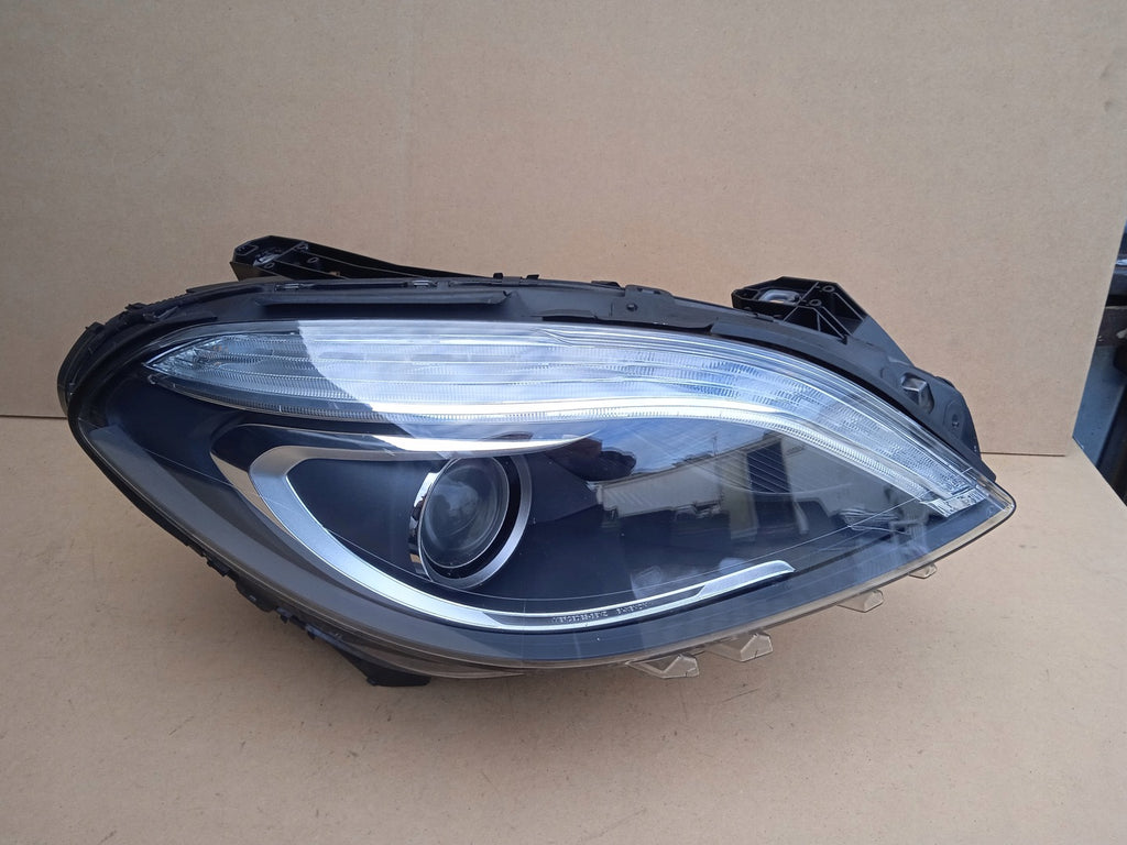 Frontscheinwerfer Mercedes-Benz W246 A2468207261 Xenon Rechts Headlight