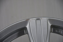 Load image into Gallery viewer, 1x Alufelge 17 Zoll 6.5" 5x114.3 45ET Glanz Silber KE409-3Z200 Nissan I FEL2745026211ii