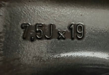 Load image into Gallery viewer, 1x Alufelge 19 Zoll 7.5" 5x114.3 53ET 52910-D7410 Hyundai Santa I Tucson FEL1549492168qn