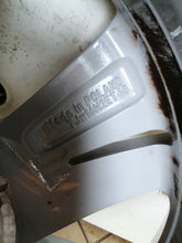 Laden Sie das Bild in den Galerie-Viewer, 1x Alufelge 16 Zoll 7.0&quot; 5x112 48ET Glanz Silber 5H0601025 VW Golf Rim Wheel