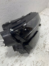 Load image into Gallery viewer, Frontscheinwerfer Skoda Karoq 57B941010 LED Rechts Scheinwerfer Headlight SCH5772723999xs