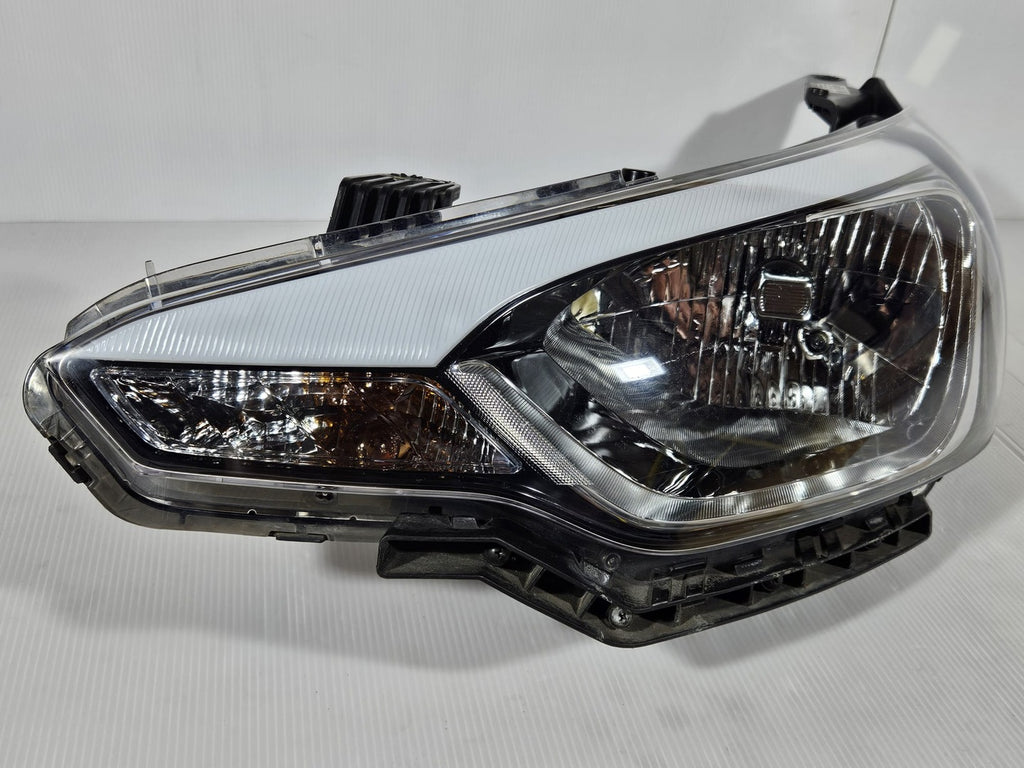 Frontscheinwerfer Hyundai I20 II 92101-C88 Links Scheinwerfer Headlight
