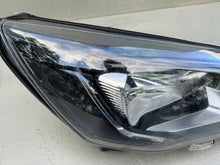 Laden Sie das Bild in den Galerie-Viewer, Frontscheinwerfer Ford Focus MX7B-13E14 Rechts Scheinwerfer Headlight