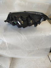 Laden Sie das Bild in den Galerie-Viewer, Frontscheinwerfer Opel Zafira Vivaro LE21A6487 9847209980 LED Rechts Headlight