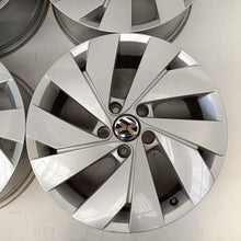 Laden Sie das Bild in den Galerie-Viewer, 4x Alufelge 17 Zoll 6.5" 5x112 46ET 5H0601025B VW Golf VIII Touran I Rim Wheel FEL6464216056pw