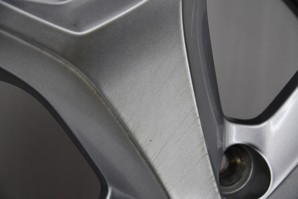 1x Alufelge 16 Zoll 6.5" 5x114.3 50ET Glanz Silber 403000813R Dacia Rim Wheel FEL5647286345lx