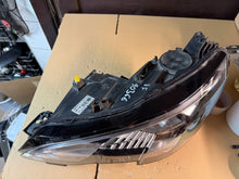 Laden Sie das Bild in den Galerie-Viewer, Frontscheinwerfer Peugeot 5008 90056582 Links Scheinwerfer Headlight SCH3113813355cq