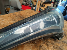 Laden Sie das Bild in den Galerie-Viewer, Frontscheinwerfer Toyota Chr 81110-F4031-00 LED Rechts Scheinwerfer Headlight