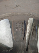 Laden Sie das Bild in den Galerie-Viewer, 1x Alufelge 17 Zoll 6.5&quot; 5x112 3V0601025 Skoda Rim Wheel