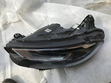 Load image into Gallery viewer, Frontscheinwerfer Mercedes-Benz Cls A2579067700 Links Scheinwerfer Headlight