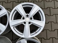Laden Sie das Bild in den Galerie-Viewer, 4x Alufelge 17 Zoll 7.5" 5x112 48ET Glanz Silber Audi A4 A3 Rim Wheel FEL2690395664mg