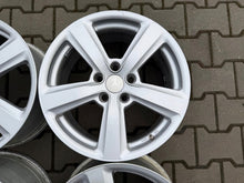 Laden Sie das Bild in den Galerie-Viewer, 4x Alufelge 17 Zoll 7.5" 5x112 48ET Glanz Silber Audi A4 A3 Rim Wheel FEL2690395664mg