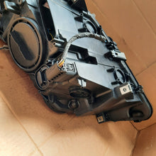 Laden Sie das Bild in den Galerie-Viewer, Frontscheinwerfer BMW 5 F07 7199604-11 Xenon Rechts Scheinwerfer Headlight SCH2633712324yx