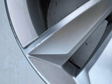 Load image into Gallery viewer, 1x Alufelge 17 Zoll 7.0" 5x108 40 5ET Glanz Silber 31471309 Volvo V60 Rim Wheel FEL4379474755kg