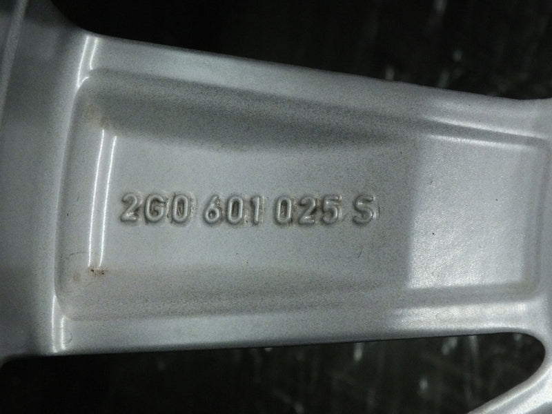 1x Alufelge 16 Zoll 6.5" 5x100 47ET Glanz Grau 2G0601025AE VW Polo Iv Rim Wheel FEL6707146803mv