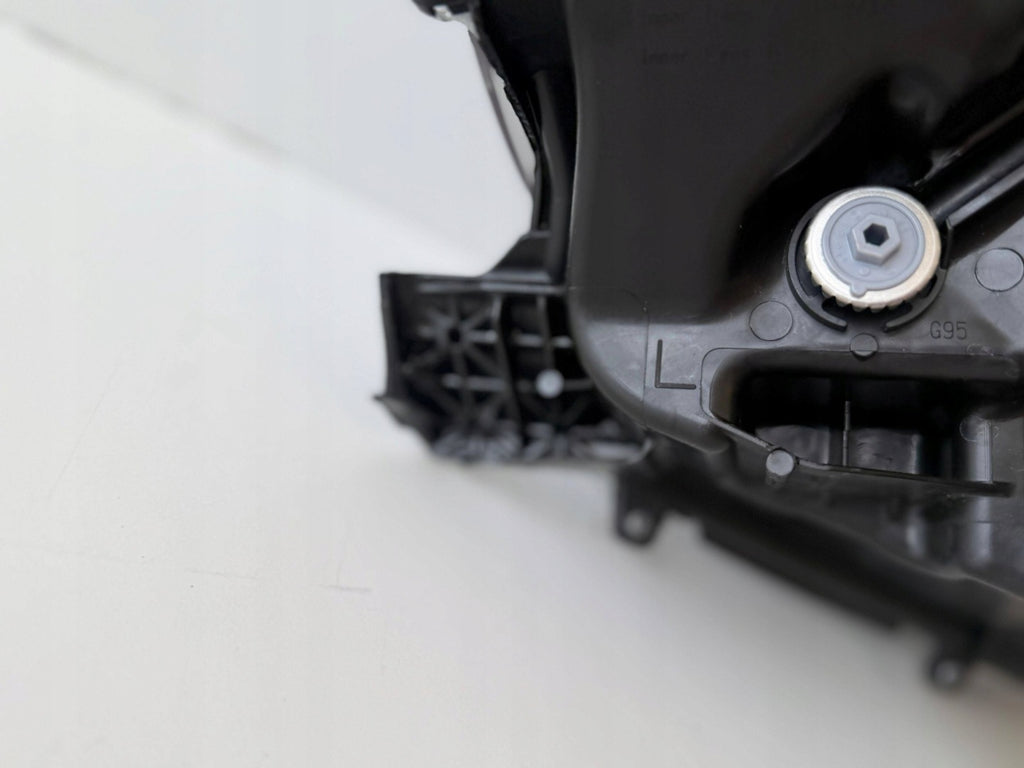 Frontscheinwerfer Toyota Yaris EUK0-8 Links Scheinwerfer Headlight SCH2836777647wo