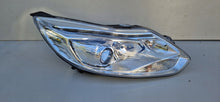 Load image into Gallery viewer, Frontscheinwerfer Ford Focus BM51-13D154-AJ Xenon Rechts Scheinwerfer Headlight