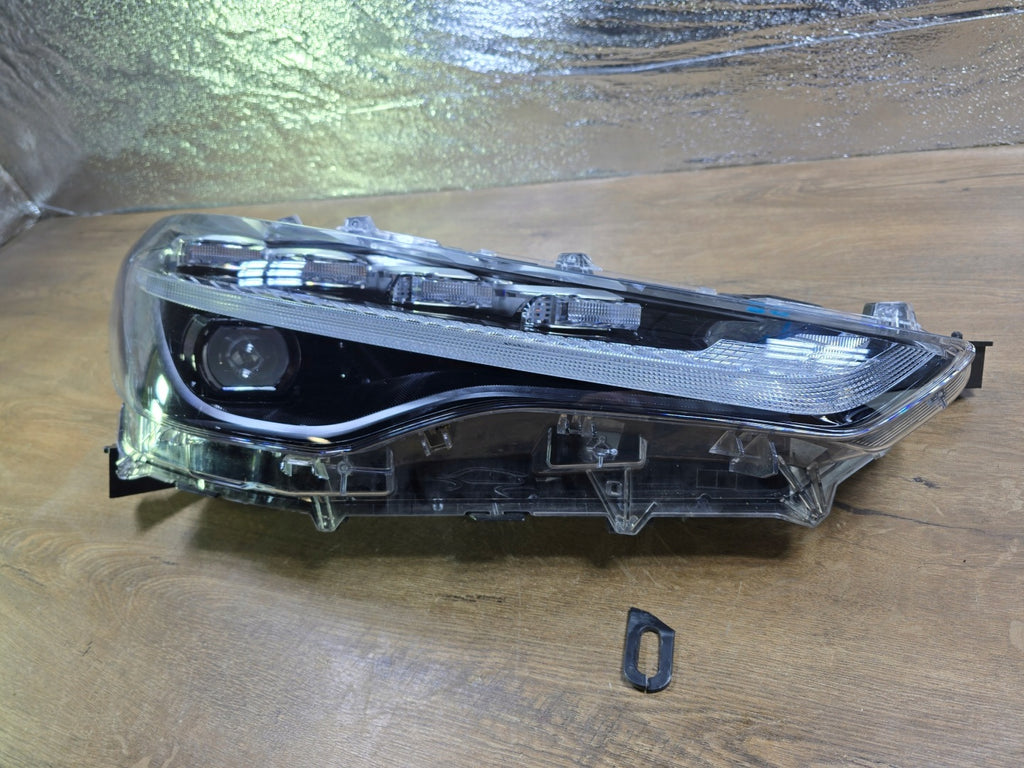 Frontscheinwerfer Toyota Corolla Rechts Scheinwerfer Headlight SCH7154683229vb