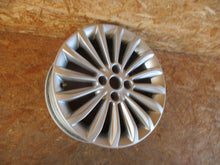 Laden Sie das Bild in den Galerie-Viewer, 1x Alufelge 16 Zoll 6.5&quot; 4x100 40ET Glanz Silber Opel Corsa D Rim Wheel