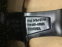 Laden Sie das Bild in den Galerie-Viewer, 1x Alufelge 17 Zoll 6.5&quot; 5x100 PW457-47001 Toyota Auris Rim Wheel