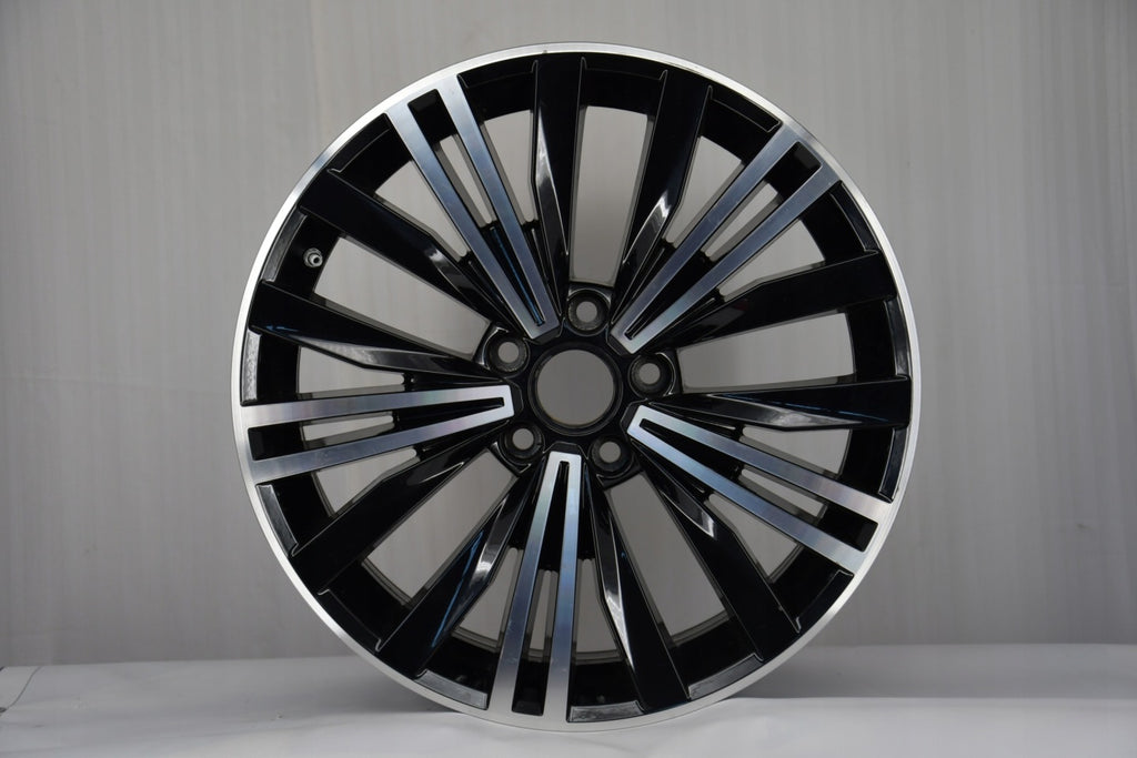 1x Alufelge 18 Zoll 7.0" 5x112 43ET Glanz 5NA601025AB VW Rim Wheel FEL6230675418sb