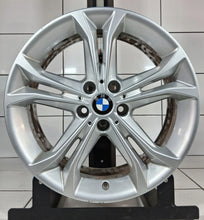 Laden Sie das Bild in den Galerie-Viewer, 1x Alufelge 18 Zoll 7.0" 5x112 22ET Glanz Silber 6876918 BMW G01 Rim Wheel FEL2461457191yr