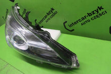 Load image into Gallery viewer, Frontscheinwerfer Toyota Verso 811100F16100 Rechts Scheinwerfer Headlight SCH6441312497bw