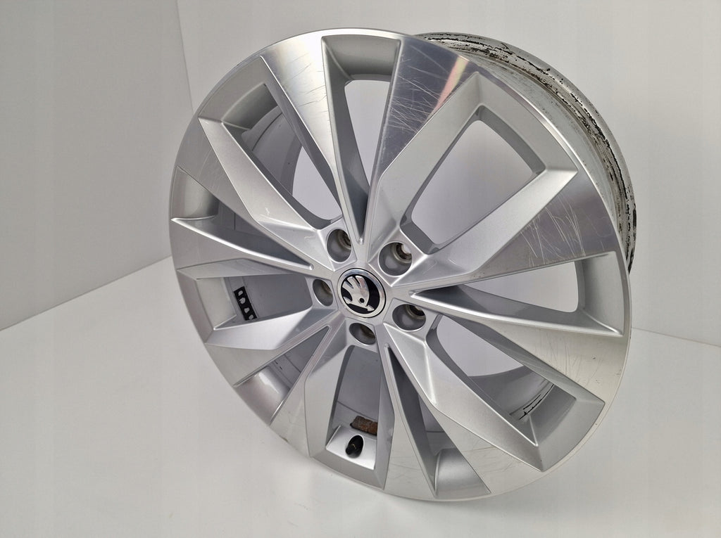 1x Alufelge 18 Zoll 8.0" 5x112 44ET 3V0601025R Skoda Superb Rim Wheel