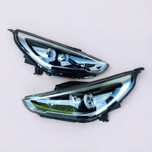 Laden Sie das Bild in den Galerie-Viewer, Frontscheinwerfer Hyundai I30 III 92102G4100 92101G4100 LED Rechts oder Links