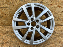 Laden Sie das Bild in den Galerie-Viewer, 1x Alufelge 17 Zoll 6.0" 5x112 48ET 8V0601025DH Audi A3 Rim Wheel