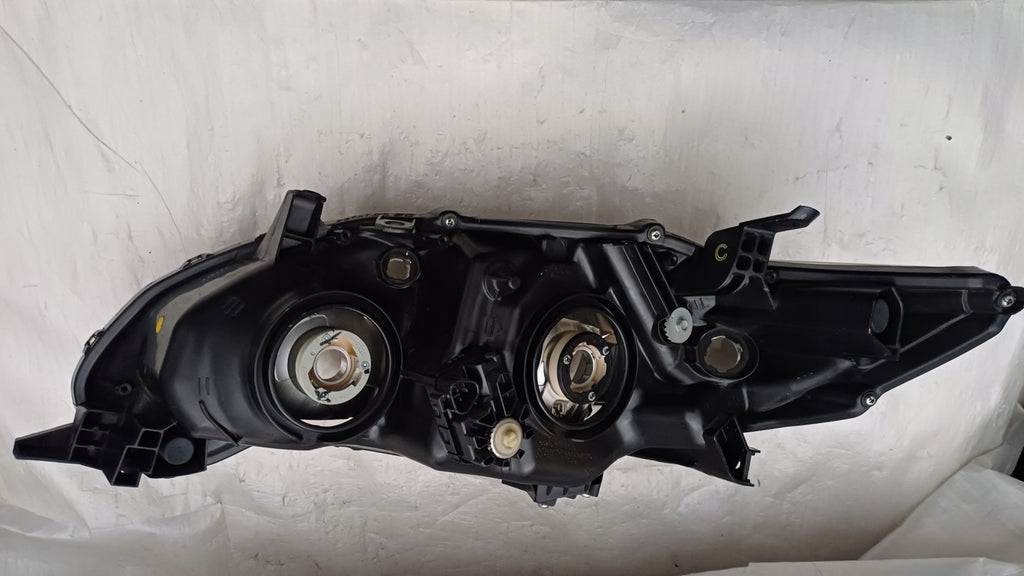 Frontscheinwerfer Toyota Corolla 8117002830 FALSE Scheinwerfer Headlight SCH7863300218qb