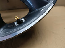 Load image into Gallery viewer, 1x Alufelge 17 Zoll 7.0&quot; 5x114.3 53ET Glanz Graphit 52910-64700 Hyundai Mg