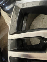Laden Sie das Bild in den Galerie-Viewer, 4x Alufelge 18 Zoll 8.5" 5x112 40ET Glanz Schwarz 8089891 BMW 3 G21 G20 Mg FEL1337556495ow