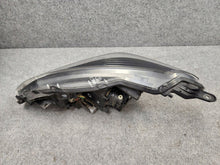 Laden Sie das Bild in den Galerie-Viewer, Frontscheinwerfer Toyota Yaris LED Rechts Scheinwerfer Headlight SCH4279341571cv