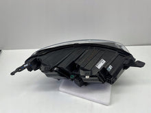 Laden Sie das Bild in den Galerie-Viewer, Frontscheinwerfer Opel Zafira Life 9832837680 Ein Stück (Rechts oder Links) SCH7678606101ti