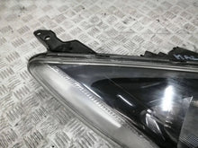 Laden Sie das Bild in den Galerie-Viewer, Frontscheinwerfer Mazda II FRE39438 Rechts Scheinwerfer Headlight