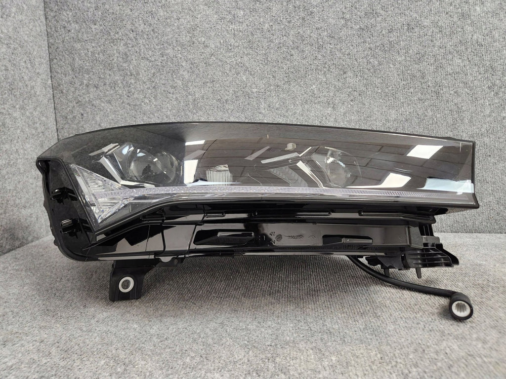 Frontscheinwerfer Skoda Enyaq IV 5LB941018 Rechts Scheinwerfer Headlight SCH1162426621um