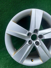 Laden Sie das Bild in den Galerie-Viewer, 1x Alufelge 16 Zoll 7.0" 5x100 46ET Glanz Grau 6V0601025 Mg Fabia Iii Rim Wheel FEL6285002936ae