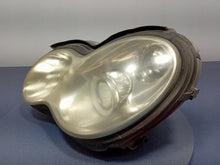 Laden Sie das Bild in den Galerie-Viewer, Frontscheinwerfer Mercedes-Benz W203 A2038203761 Links Scheinwerfer Headlight SCH4256777336od
