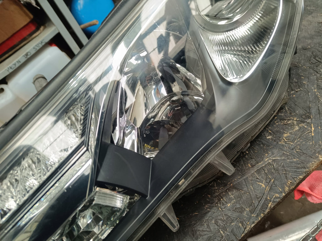 Frontscheinwerfer Toyota 81170-42540 Links Scheinwerfer Headlight SCH1374432102xn