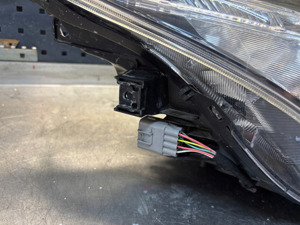 Frontscheinwerfer Toyota Auris 81110-02K30 LED Rechts Scheinwerfer Headlight SCH8802505838in