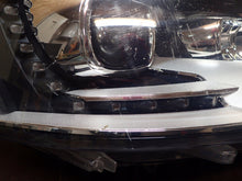 Laden Sie das Bild in den Galerie-Viewer, Frontscheinwerfer VW T5 7E5941016 LED Rechts Scheinwerfer Headlight