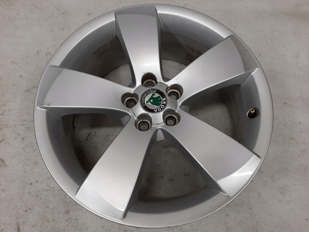 1x Alufelge 17 Zoll 7.0" 5x100 41ET Glanz Silber 5J7601025 Skoda Roomster