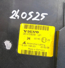 Load image into Gallery viewer, Frontscheinwerfer Volvo S40 II 30678898 Links Scheinwerfer Headlight SCH8639257508ma