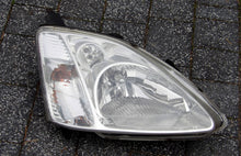 Laden Sie das Bild in den Galerie-Viewer, Frontscheinwerfer Honda Civic VII 0301193302 Rechts Scheinwerfer Headlight