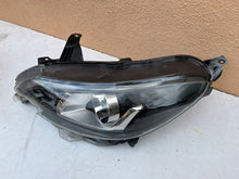 Laden Sie das Bild in den Galerie-Viewer, Frontscheinwerfer Peugeot 108 90144088 81150-0H150 Links Scheinwerfer Headlight