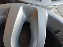 Load image into Gallery viewer, 4x Alufelge 17 Zoll 7.5" 5x120 32ET Glanz Silber 6787576 BMW X4 F26 X3 F25 FEL8765526781zb