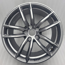 Load image into Gallery viewer, 1x Alufelge 18 Zoll 9.0" 5x120 44ET Glanz Grau 8093406 BMW G31 G30 Rim Wheel FEL1999412583tm